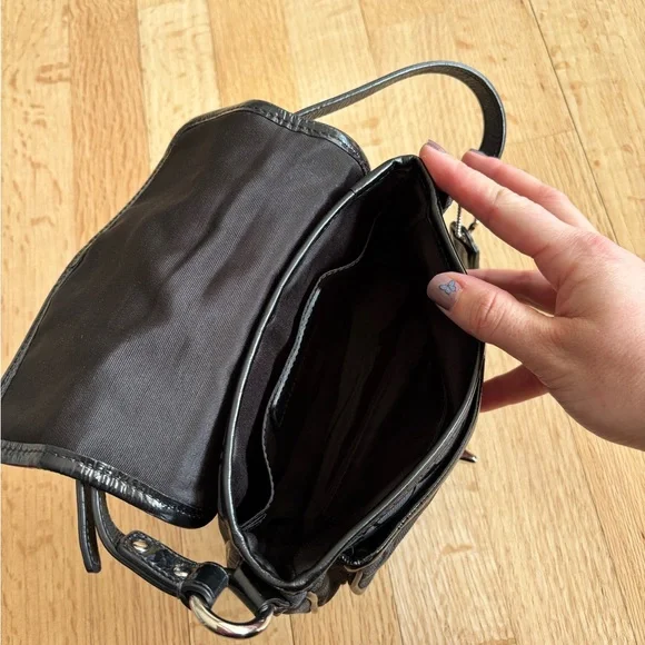 Coach Signature C Turnlock Shoulder Bag Black - Picture 5 of 7